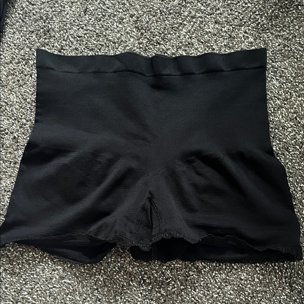 Black shapewear intimates